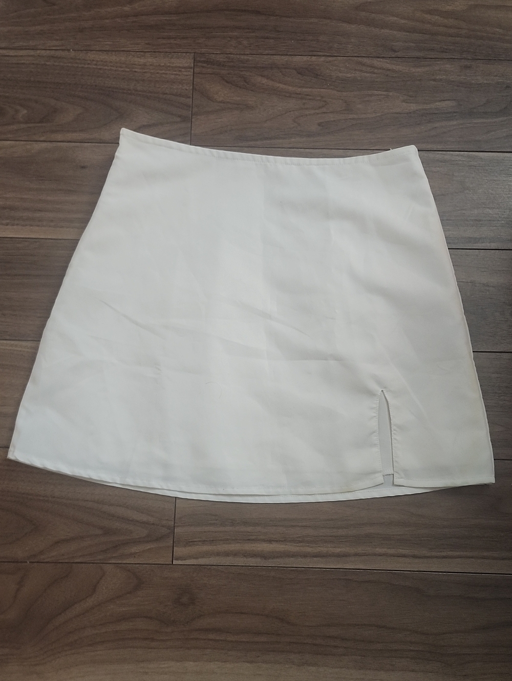 2/$10🔥 Classic White Mini Skirt with Side Slit